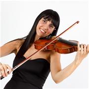Lezioni di Violino per Ogni Età e Livello. 
Se sei appassionato di musica e desideri imparare a suonare il violino o perfezionare le tue abilità esistenti, sei nel posto giusto! Offro lezioni di violino su misura per persone di tutte le età e livelli di